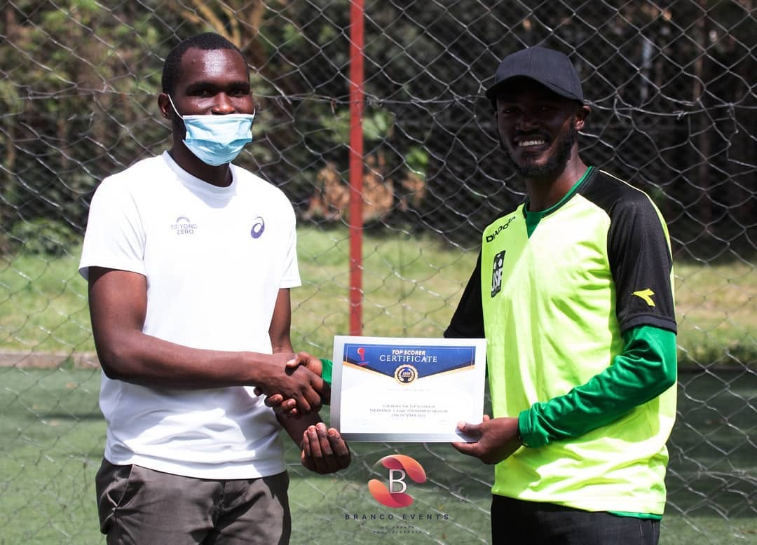 MVP certificate being awarded to the most valuable player